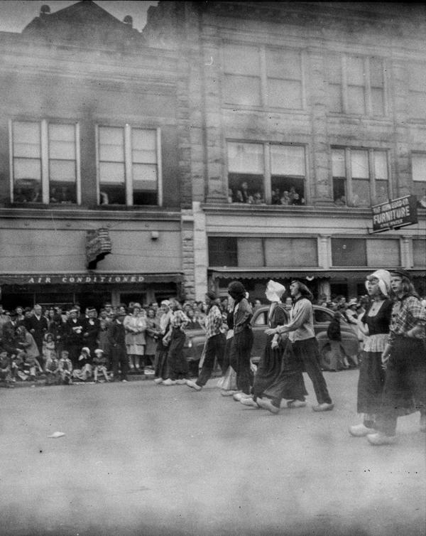 album Kodak Verichrome (type 127) November 1946